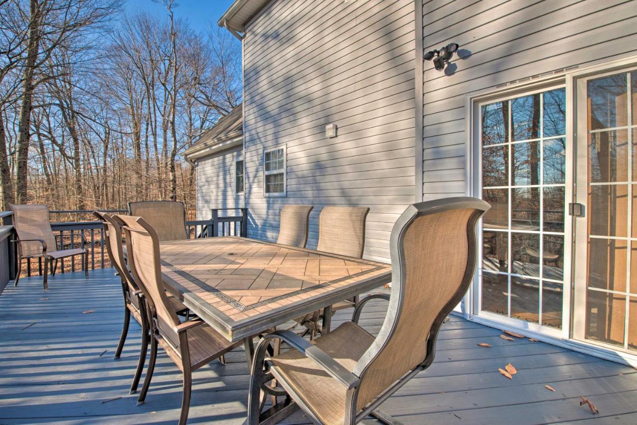 Spacious Tobyhanna Home With Lake Access And Fire Pit! מראה חיצוני תמונה