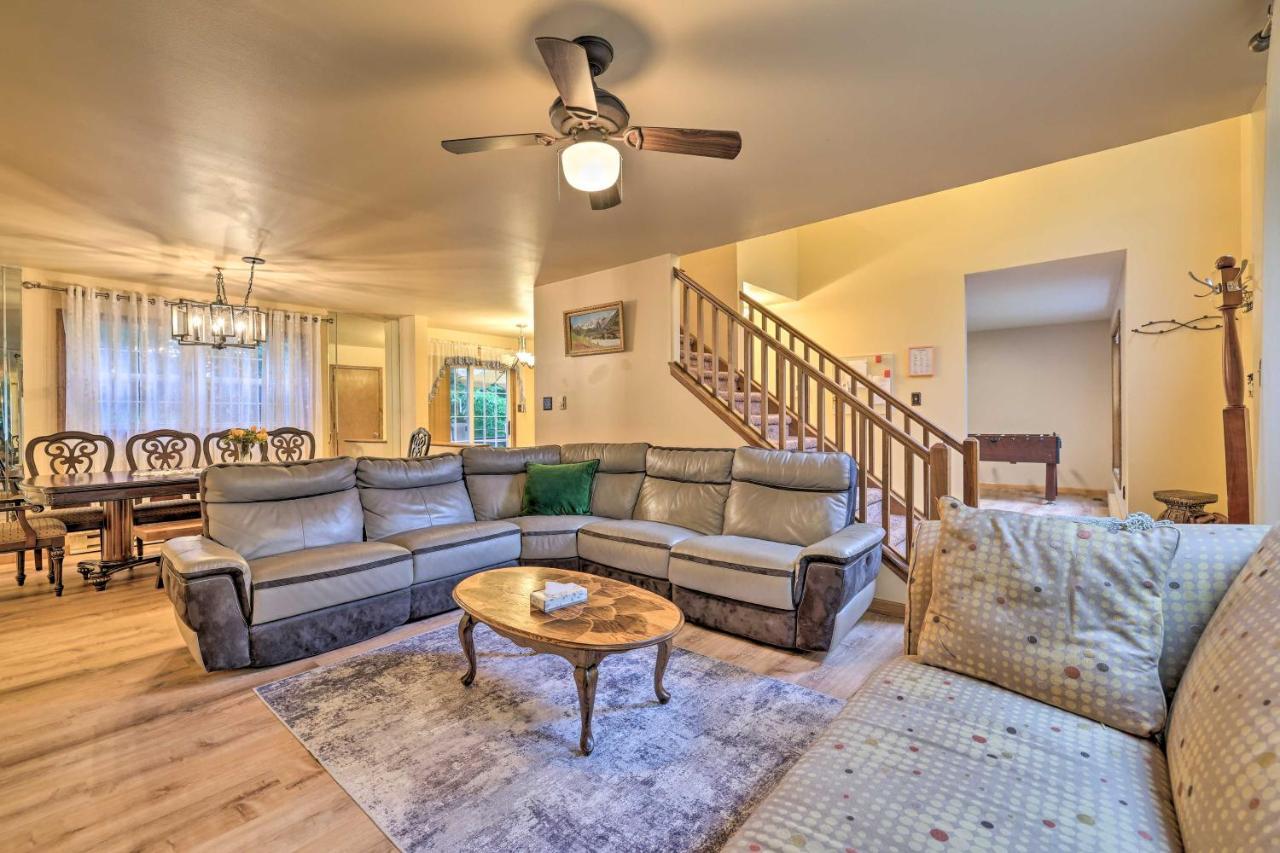 Spacious Tobyhanna Home With Lake Access And Fire Pit! מראה חיצוני תמונה