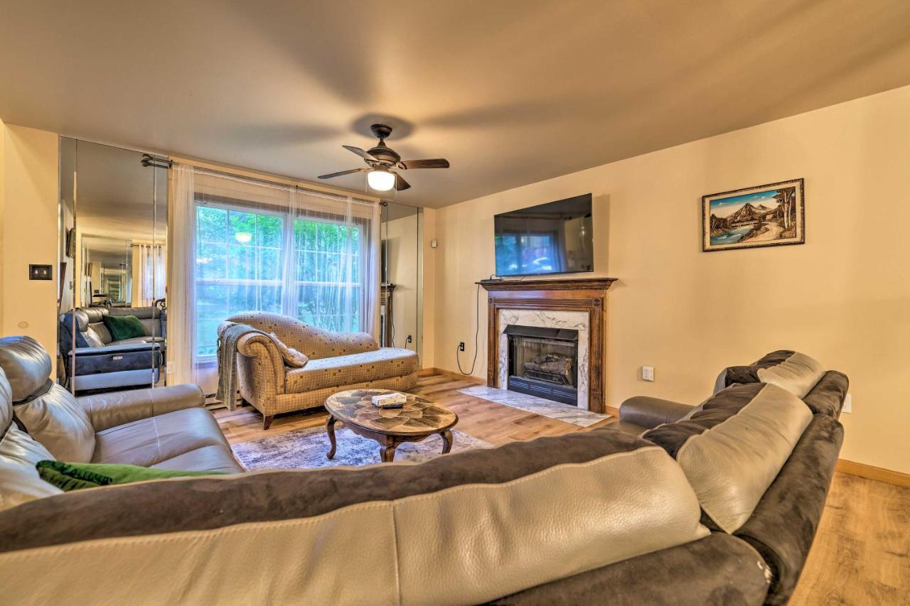 Spacious Tobyhanna Home With Lake Access And Fire Pit! מראה חיצוני תמונה