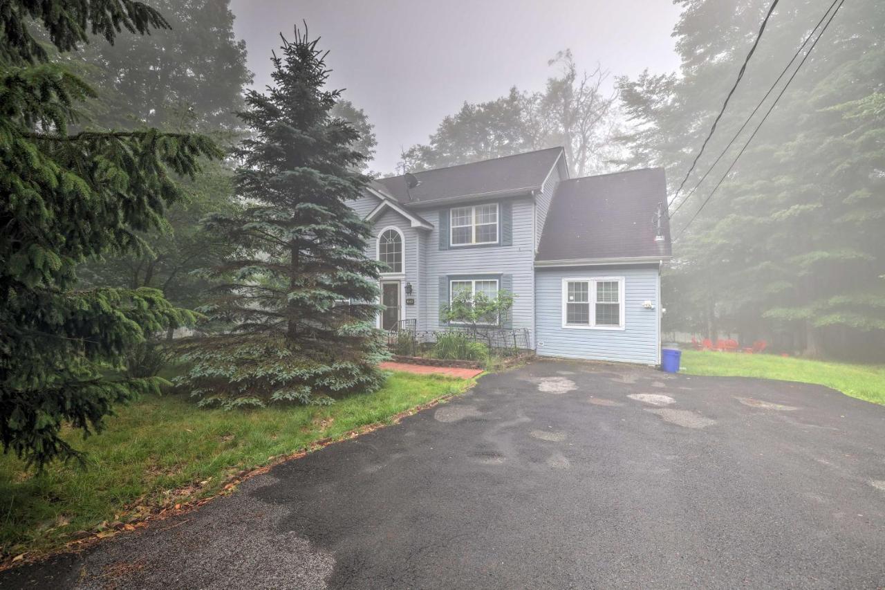Spacious Tobyhanna Home With Lake Access And Fire Pit! מראה חיצוני תמונה