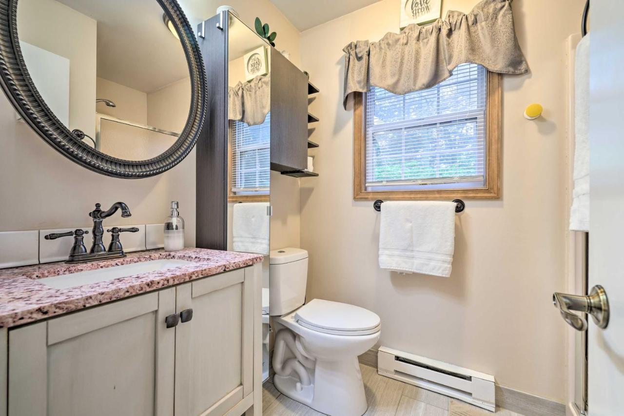 Spacious Tobyhanna Home With Lake Access And Fire Pit! מראה חיצוני תמונה