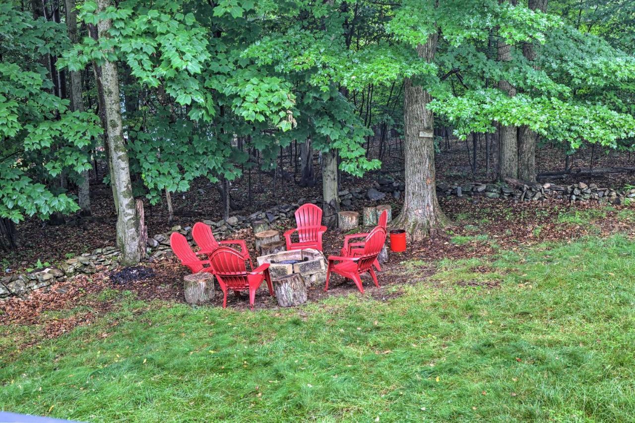 Spacious Tobyhanna Home With Lake Access And Fire Pit! מראה חיצוני תמונה